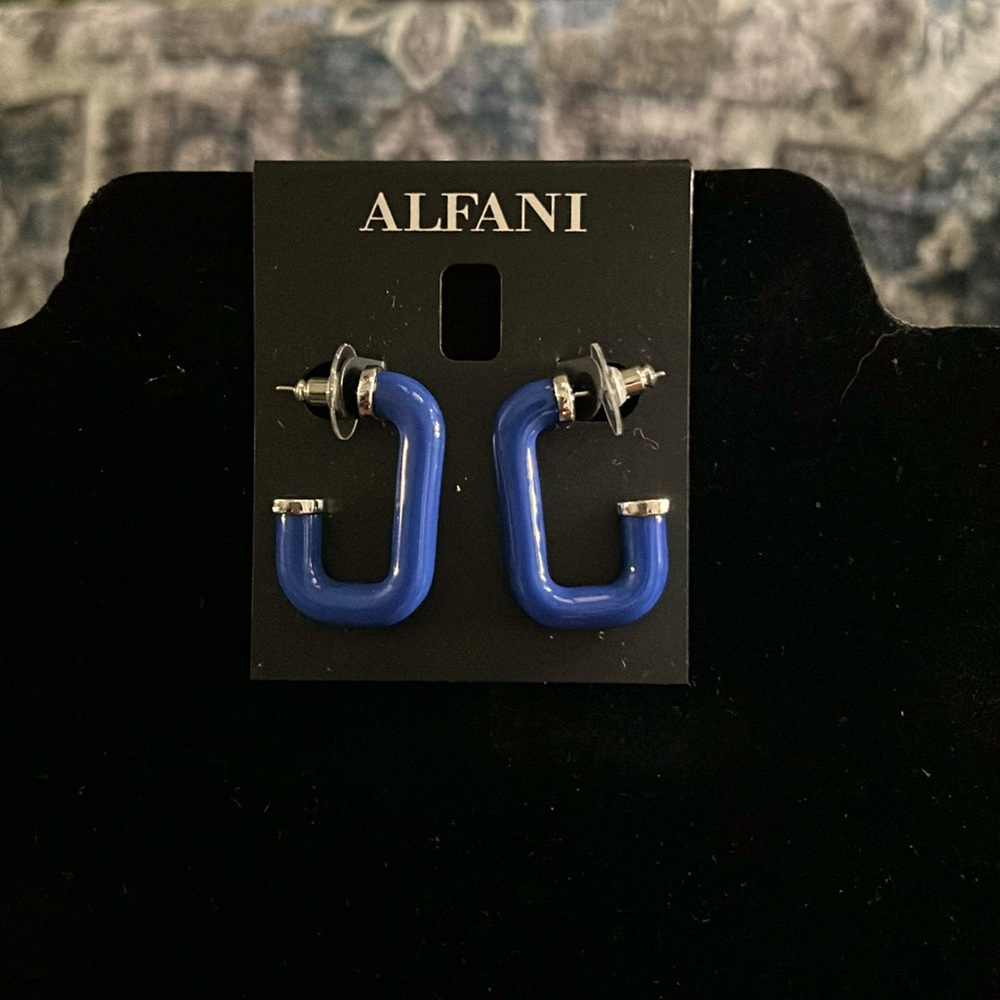 ALFANI post pierced royal blue earrings.